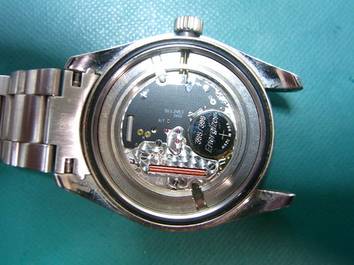 電池交換例　ＯＭＥＧＡ　ＳＥＡＭＡＳＴＥＲ（オメガ　シーマスター）