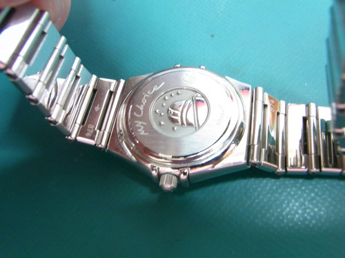 ＯＭＥＧＡ　Ｃｏｎｓｔｅｌｌａｔｉｏｎ（オメガ　コンステレーション）の電池交換例