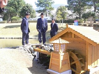 ビハ公園に「エコ水車」が完成しました！