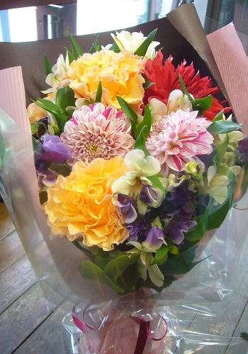 お祝いの花束 お祝いの花束