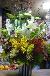 お祝いのアレンジメント 2016/10/15 20:27:12