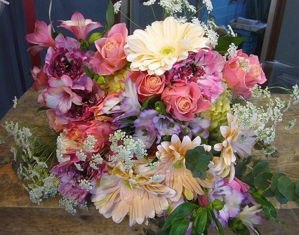 お祝いの花束