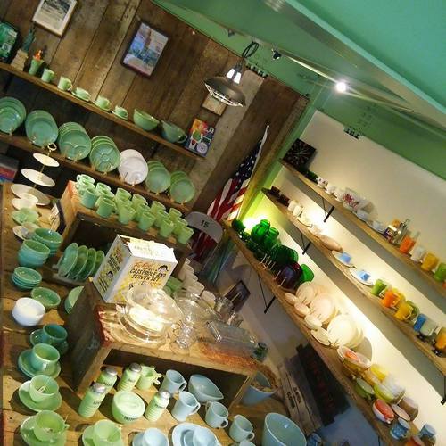 明日から店舗前スペースの改装工事を行います!☆月曜は営業、火曜・水曜は店休日☆ 明日から店舗前スペースの改装工事を行います!☆月曜は営業、火曜・水曜は店休日☆