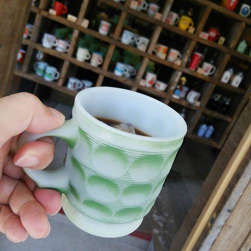 エアコンの効いた店内で、アイスコーヒー片手にお楽しみください! エアコンの効いた店内で、アイスコーヒー片手にお楽しみください!