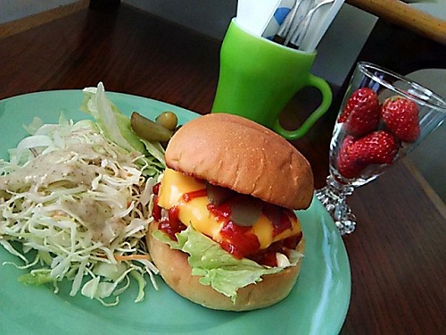 ハンバーガーを作ってみた。ポテトは無理でした! ハンバーガーを作ってみた。ポテトは無理でした!