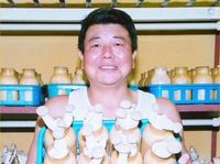 野菜づくりの仲間〜東田伊佐雄さん(エリンギ)