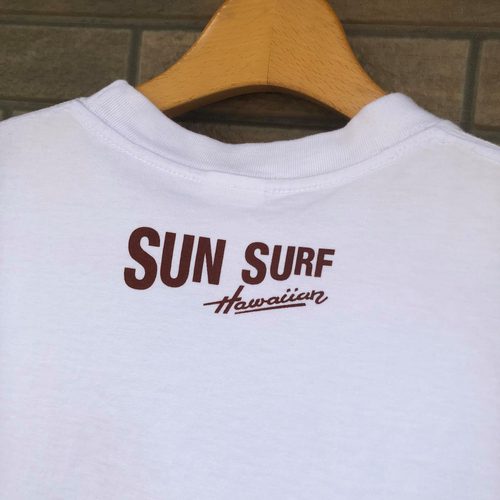 SUN SURF × PEANUTS S/S T-SHIRT SnoopySPEAK HAWAIIAN