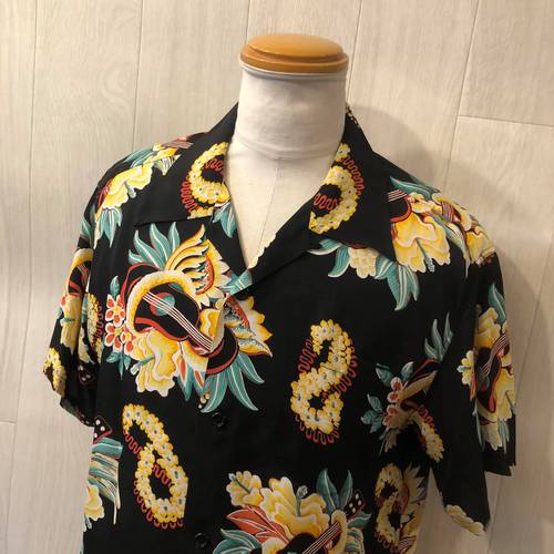 SUN SURF S/S AROHA SHIRT “MACINTOSH UKULELE” BLACK
