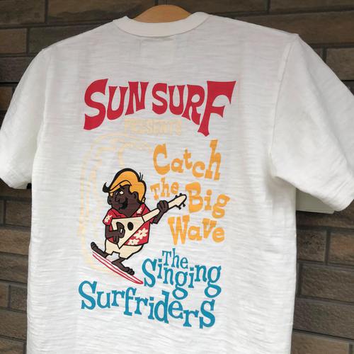 SUN SURF THE SINGING SURF RIDERS Tee CATCH THE BIG WAVE SUN SURF THE SINGING SURF RIDERS Tee CATCH THE BIG WAVE