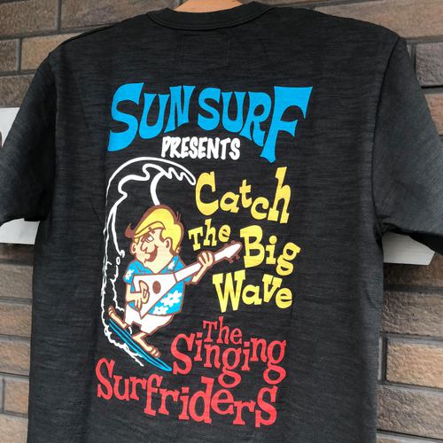 SUN SURF THE SINGING SURF RIDERS Tee CATCH THE BIG WAVE SUN SURF THE SINGING SURF RIDERS Tee CATCH THE BIG WAVE