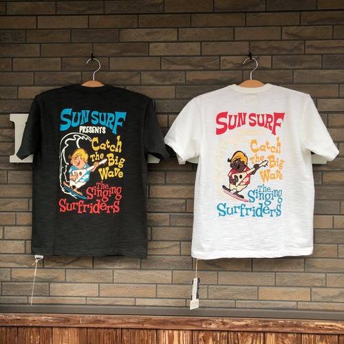 SUN SURF THE SINGING SURF RIDERS Tee CATCH THE BIG WAVE SUN SURF THE SINGING SURF RIDERS Tee CATCH THE BIG WAVE