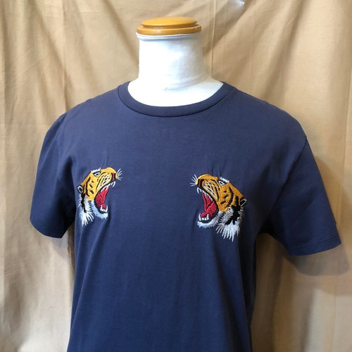 TAILOR TOYO SUKA T-SHIRT EMBROIDERD “GOLD TIGER”