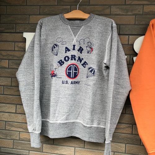 BUZZ RICKSONS × SNOOPY SET-IN CREW SWEAT AIR BORNE