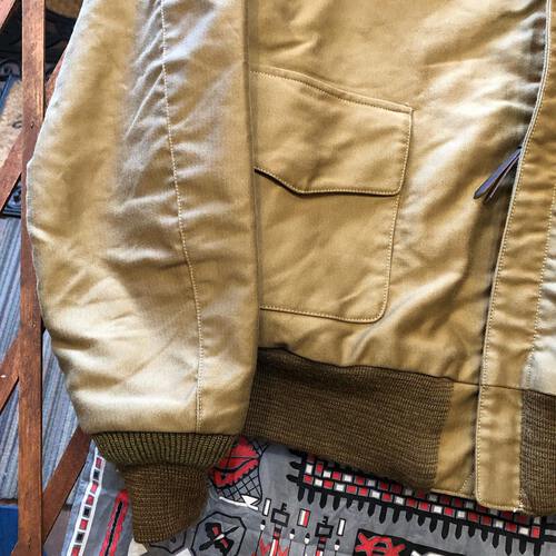 経年変化を楽しめるコットングログラン製!バズリクソンズ Type A-2 ジャングルクロス BEIGE