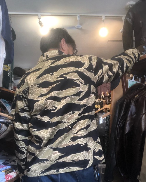店長おススメモデル・着用例!BUZZ RICKSONS GOLD TIGER PATTERN JACKET