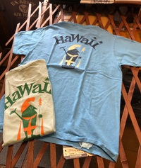 SUN SURF  by 柳原良平 with MOOKIE PRINT T-SHIRTS  “HAWAII”