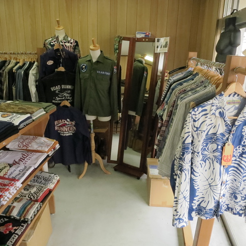 本日より隣の店舗にて仮営業を開始しました!