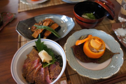 柿なます　茄子田楽　彩季流マグロ丼　鶏とゴボウの照り焼き