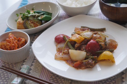 彩り野菜と牛肉炒め　切干大根アラビアータ　夏野菜のおろし生姜あえ