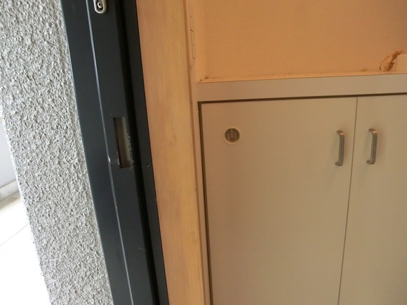 無垢材の穴ぼこ出張リペア・補修・修復・修繕~~