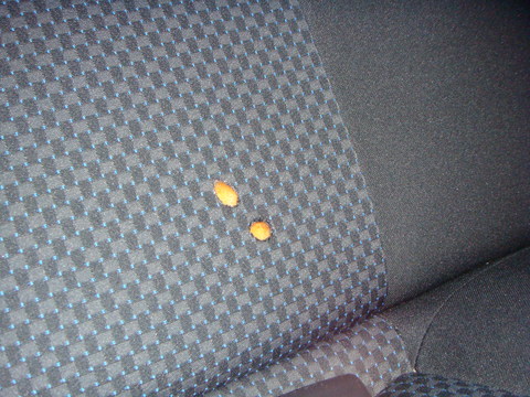 タバコのコゲ穴補修