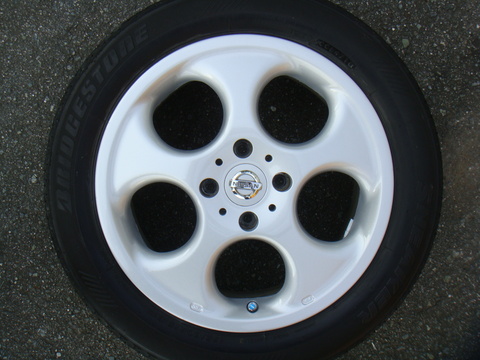 日産キューブの純正アルミホイールリペア