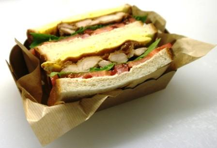 新発売!かぐや姫たまご焼きと照り焼きチキンサンド