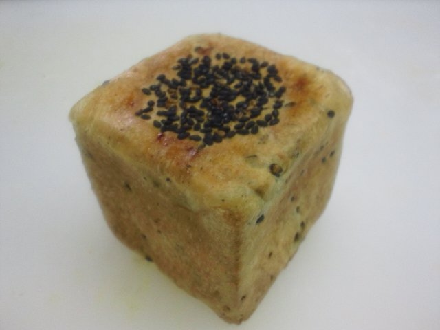 NEW 黒ゴマあんぱん 新発売(^O^)/
