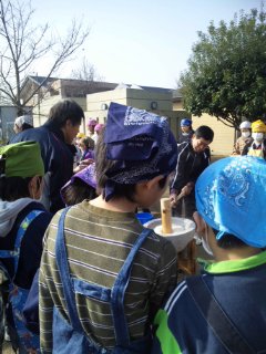 午前中は学校で餅つきだったのだ。
故に今日もアゴがお疲れでございます。