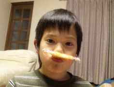ハッピーターンが美味しいと
気づいてしまった男、7歳。