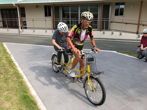 タンデム自転車を体験 タンデム自転車を体験