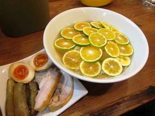 麺処 びぎ屋　(学芸大学)　たっぷり温州みかんの涼麺