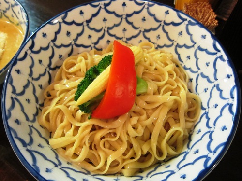 づゅる麺池田 (目黒) チーズとポテトのイエローカレーつけ麺
