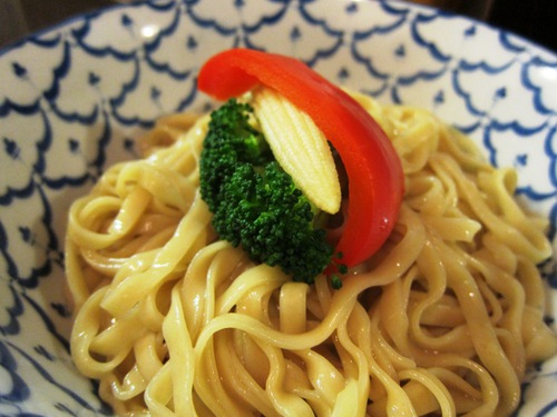 づゅる麺池田 (目黒) チーズとポテトのイエローカレーつけ麺