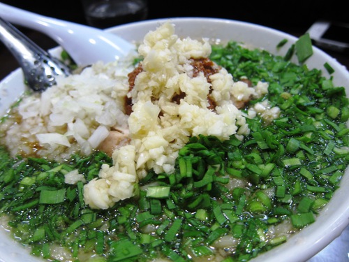 一麺入魂 らーめん潤 (蒲田)　ニラと肉味噌のらーめん