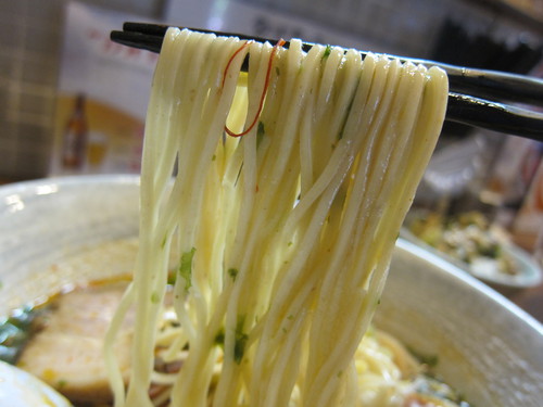 麺処 びぎ屋　(学芸大学)　酸っぱ辛い’生のり’の醤油らーめん