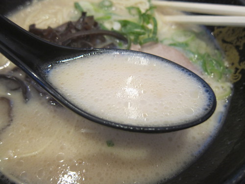 博多風龍でとんこつラーメン