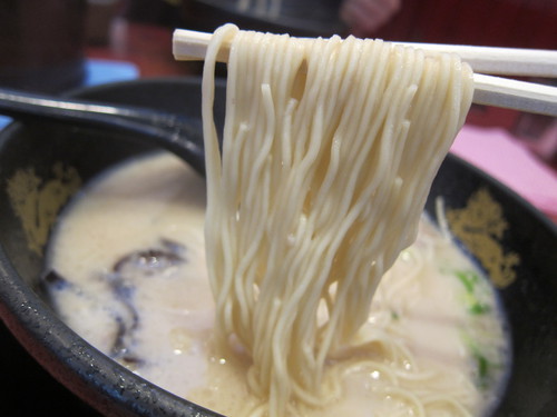 博多風龍でとんこつラーメン