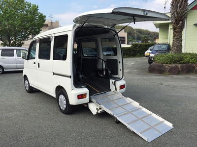 福祉車両の事なら専門店 熊本県熊本市グレース大橋のブログ♪:【ご成約車】Ｈ２０年式 ダイハツ ハイゼットカーゴ（フレンドシップ） スローパー  車椅子移動車 ホワイト 中古車