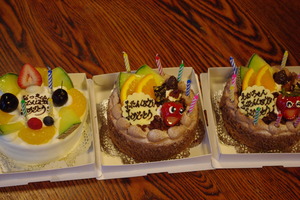 ケーキ×３