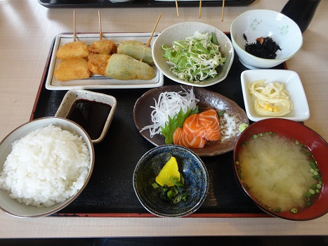 北区四方寄町【串ダイニング 笑家】ワンコインランチもあります♪