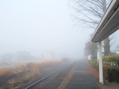 霧の朝でした