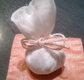 癒しの「ハーブぽんぽん」を作ります