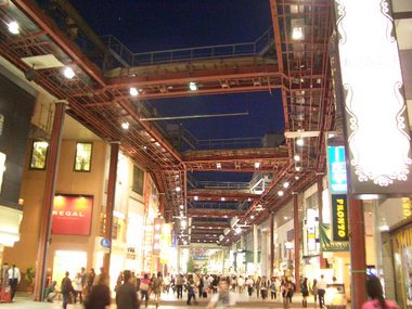 夜の下通り(二番街)