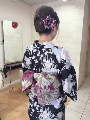 浴衣で 浴衣で