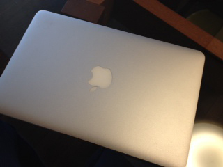 今日は持ち出し用のMacをセットアップしています