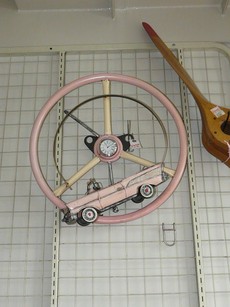 アメ車と壁飾りと青春