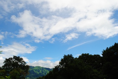 広がる青空と虹色の光☆