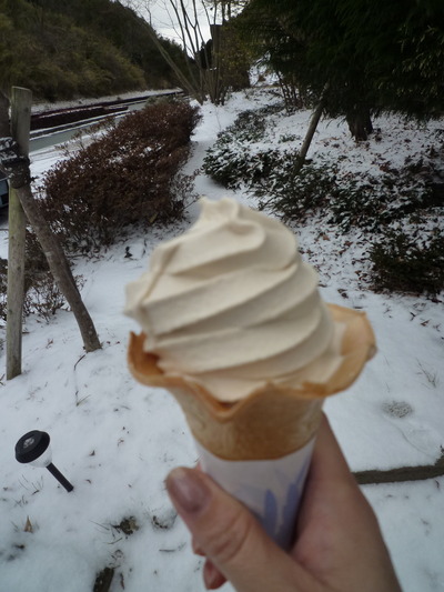 雪の中、出かけた先は。。。
