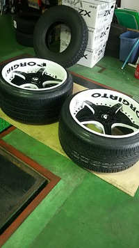 今日はフェラーリのタイヤ交換しました！ 2016/09/20 16:50:40